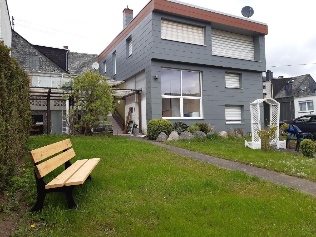 Ferienhaus Zum Hochstein Ettringen  Luaran gambar