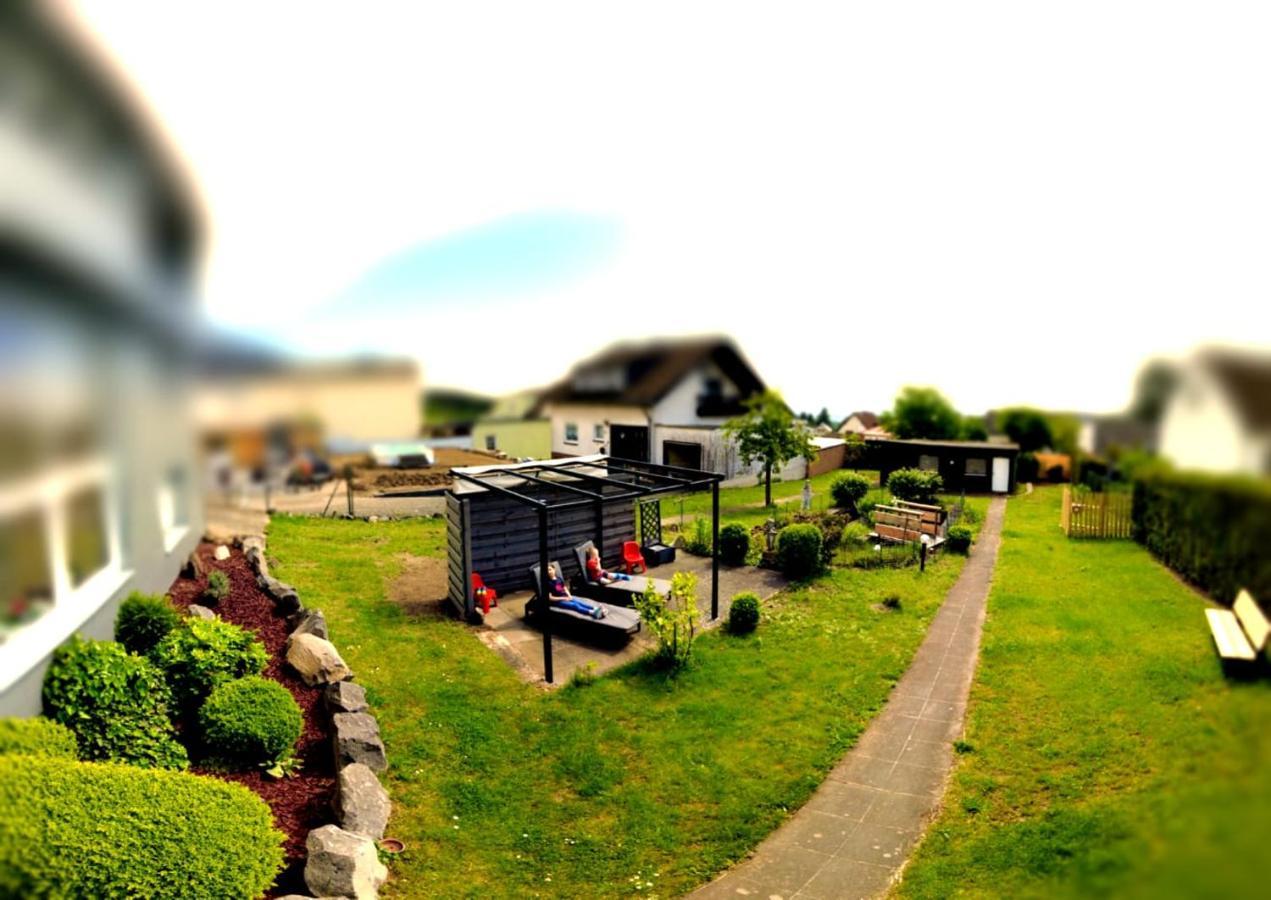 Ferienhaus Zum Hochstein Ettringen  Luaran gambar