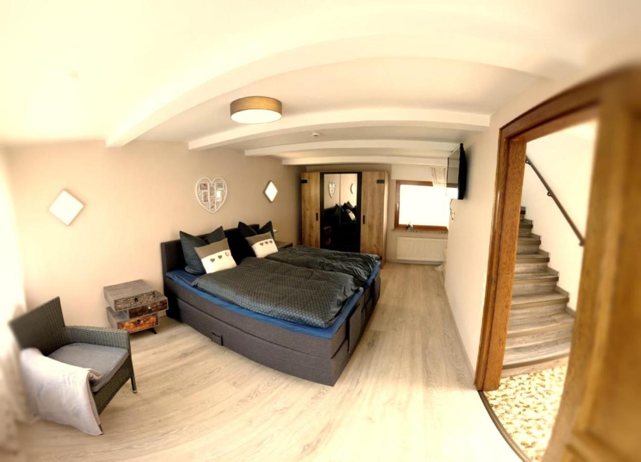 Ferienhaus Zum Hochstein Ettringen  Luaran gambar